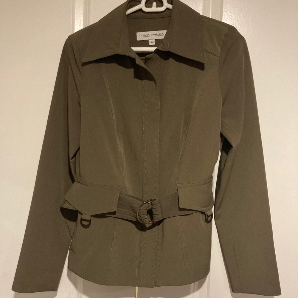 Donna Degnan belted jacket size 4